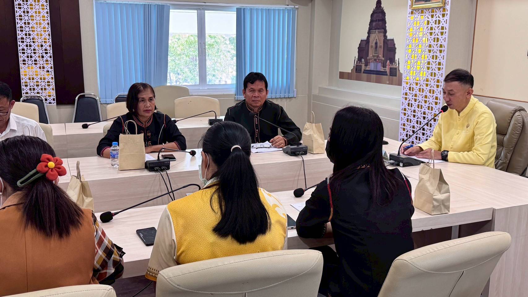 เข้าร่วมประชุมนำเสนอผลการจัดเก็บและรับรองคุณภาพข้อมูล ความจำเป็นพื้นพื้นฐาน (จปฐ.) ระดับอำเภอ