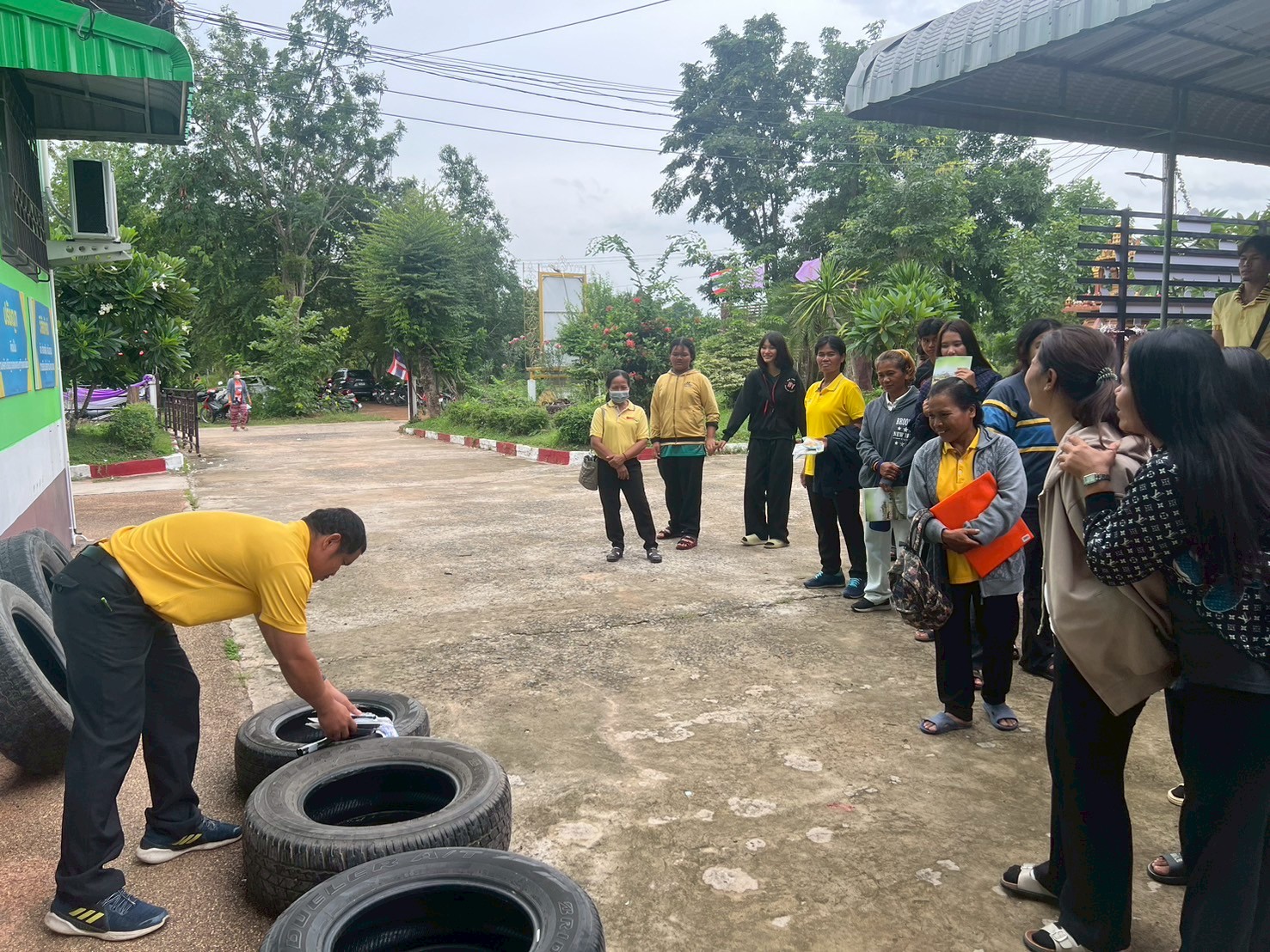โครงการพัฒนาผู้เรียนด้านการเรียนรู้ตามหลักปรัชญาของเศรษฐกิจพอเพียง